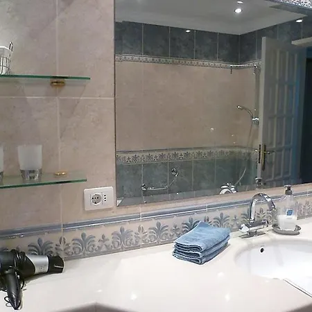 Sleeps 6 Pool Wifi Feriehus