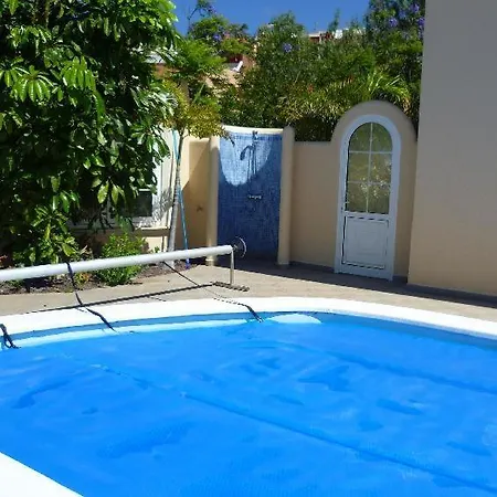 Feriehus Sleeps 6 Pool Wifi
