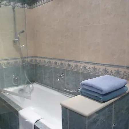 Sleeps 6 Pool Wifi