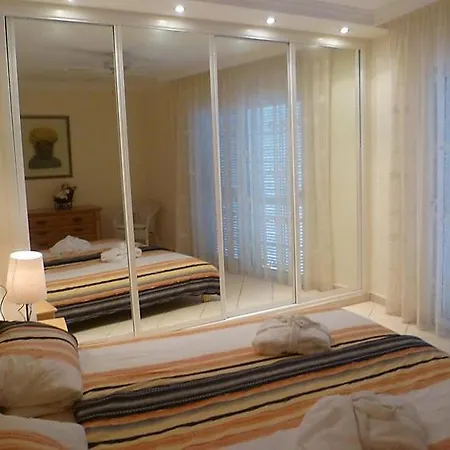 Sleeps 6 Pool Wifi